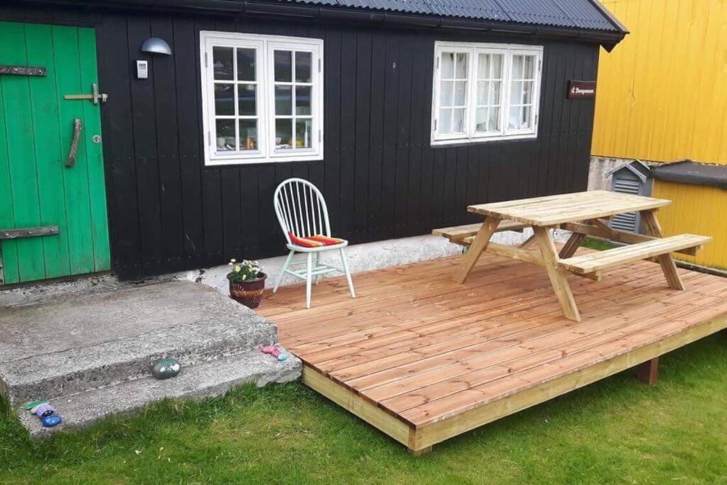 Charming Old Style Shanty Hvalba Eksteriør billede